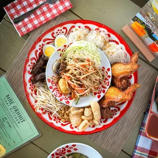 SOM TUM TAD, perfect plate for sharing