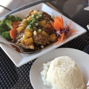 Tamarind Duck my favorite main course. The chef here does it right.