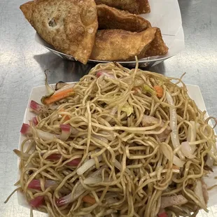 Fried noodles and Mandoo