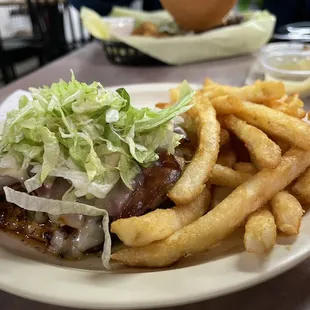 Funky Chicken hot sandwich (no bun) with seasoned fries - 01.03.2023