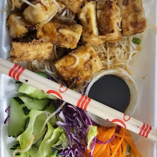 Vermicelli bowl with tofu.