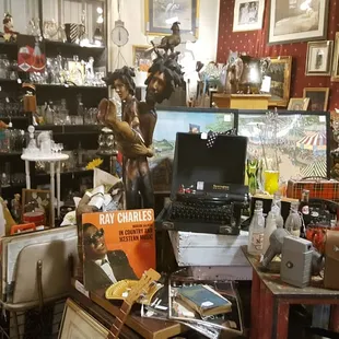 Magazine Antique Mall