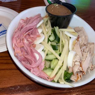 Chef&apos;s salad