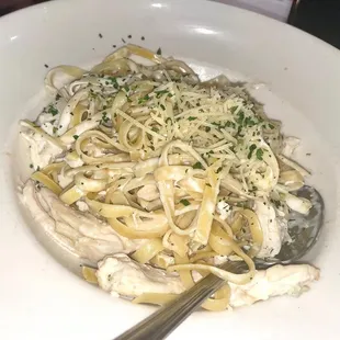 Fettuccine Alfredo w/ chicken