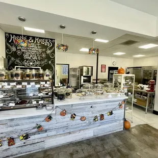 Maggie and Molly's Bakery