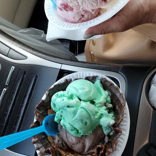 Chocolate truffle/ Mint Chop and Banana Strawberry/Strawberry.