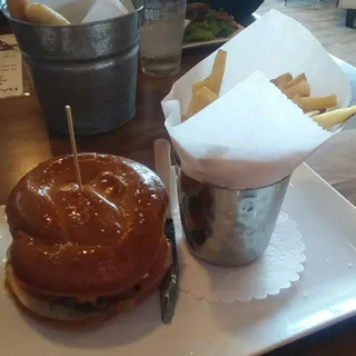 Pretzel Burger