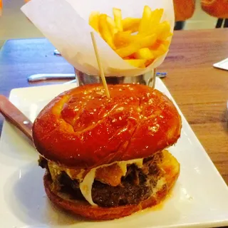 BBQ Pulled Pork Burger