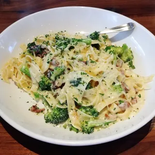 Fettuccine Alfredo