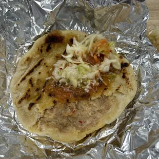 Pupusa revuelta (chicharron con queso)