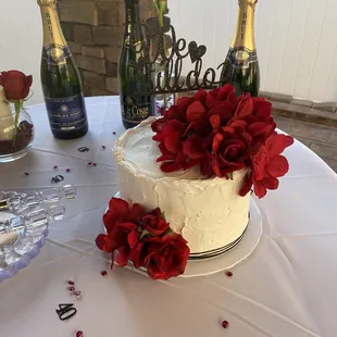 I ordered a simple, textured cake with red flowers. They came through for us. It was also really tasty!