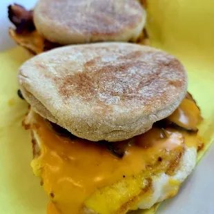 Breakfast sandwiches with bacon egg &amp; cheese