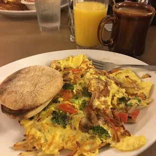 Veggie omelet, but scrambled instead!! Added broccoli!