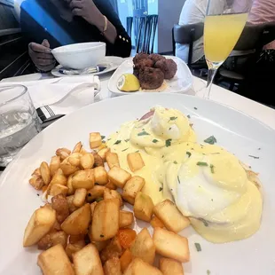 Classic Eggs Benedict