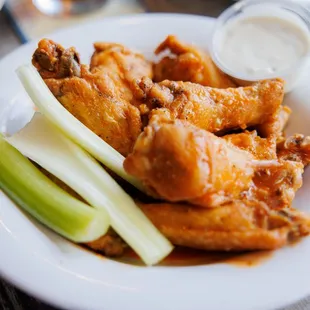 fried chicken, bbq wings, chicken wings and fried chicken, chicken wings, fried chicken wings, chicken, food, bbq chicken, poultry