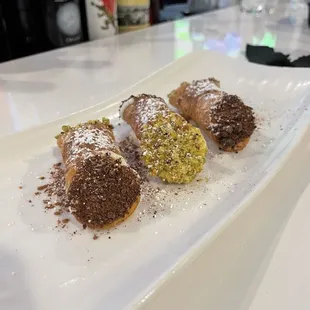 Cannolis ($10)