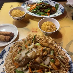 Beef and snowpeas  Hong Kong fried noodles combo meat