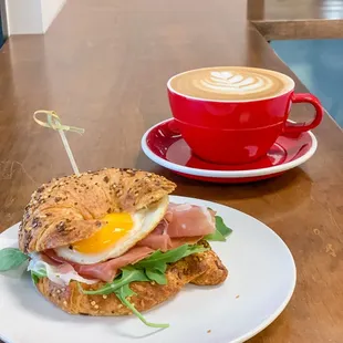 Egg , Prosciutto &amp; Arugula Croissant Sandwich