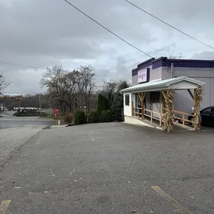 Restaurant front. At least they have good access.
