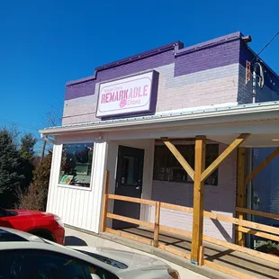 the outside of the restaurant