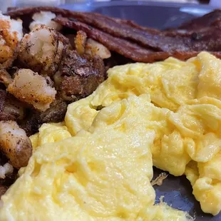 Scrammble Egg  bacon  hash