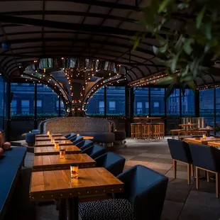 Magic Hour Rooftop Bar & Lounge