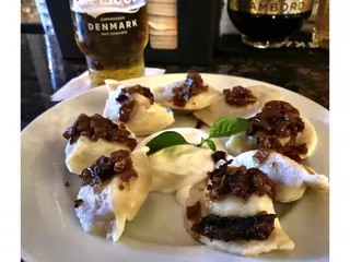 Milano's Restaurant & Bar