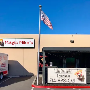 the outside of the restaurant