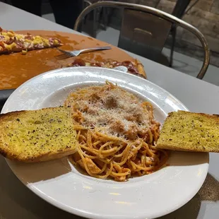 Garlic Bread and Spaghetti