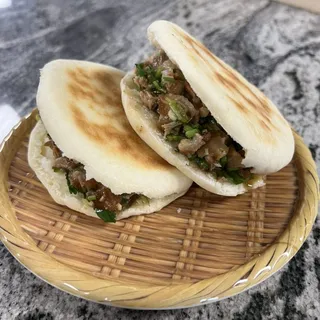 Spicy Pork Belly Burger / 肉夹馍