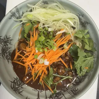 Peking Soy Bean Paste Noodle / 北京炸酱面