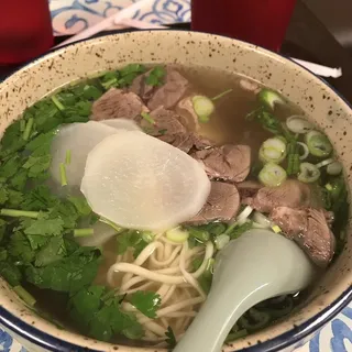 Lanzhou Beef Noodle Soup / 兰州清汤面