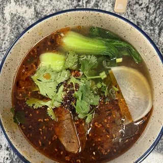 Spicy Beef Noodle Soup / 辣牛肉面