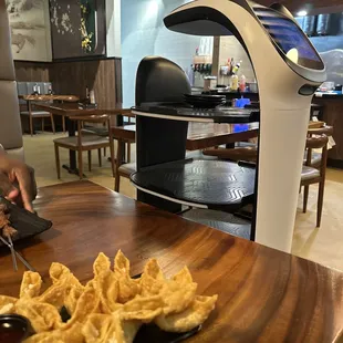 Robot server!