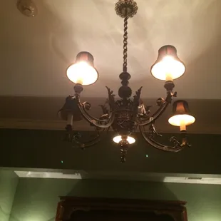 I love this vintage decor!