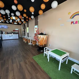 Kid's play area. Super cute boba shop.