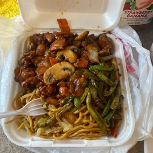 Chow mein, chkn green beans, chkn mushroom