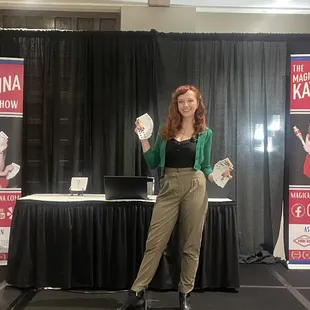 Team building magic workshop for companies