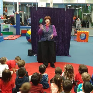 Magical Mary juggling.