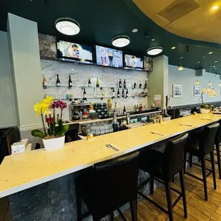 sushi and sashimi, interior