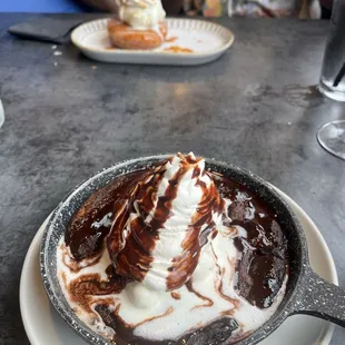 Brownie sundae