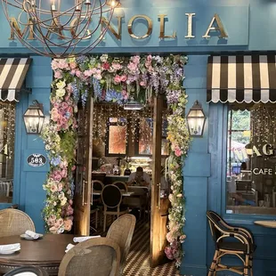 Restaurant inner entrance