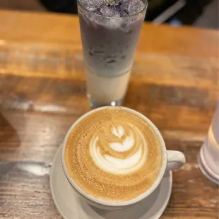 Magnolia hot latte, mun chaun iced latte