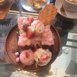 Yummy Strawberry Croffle