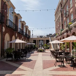 Magnolia Omaha Courtyard