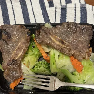 Beef short ribs with vegetables. Does this look anything like Thai food?