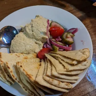 Pita &amp; Hummus