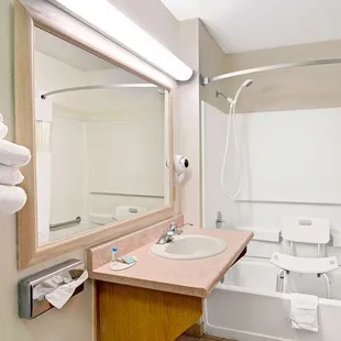 MH ElPasoWest ElPaso TX GuestRoom Bathroom