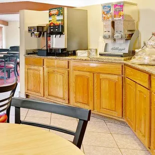 MH ElPasoWest ElPaso TX Property BreakfastArea