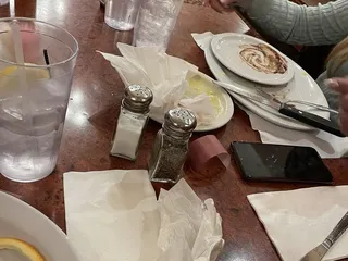 Charlies  Lakeside Restaurant & Lounge